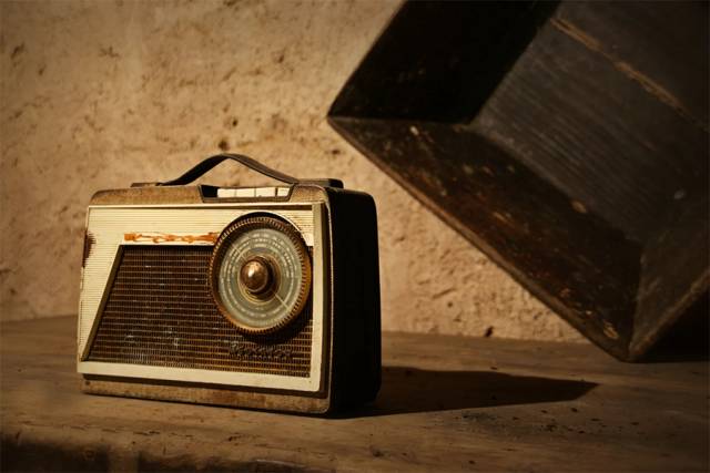 一代人的回忆女声,回忆听收音机的时光