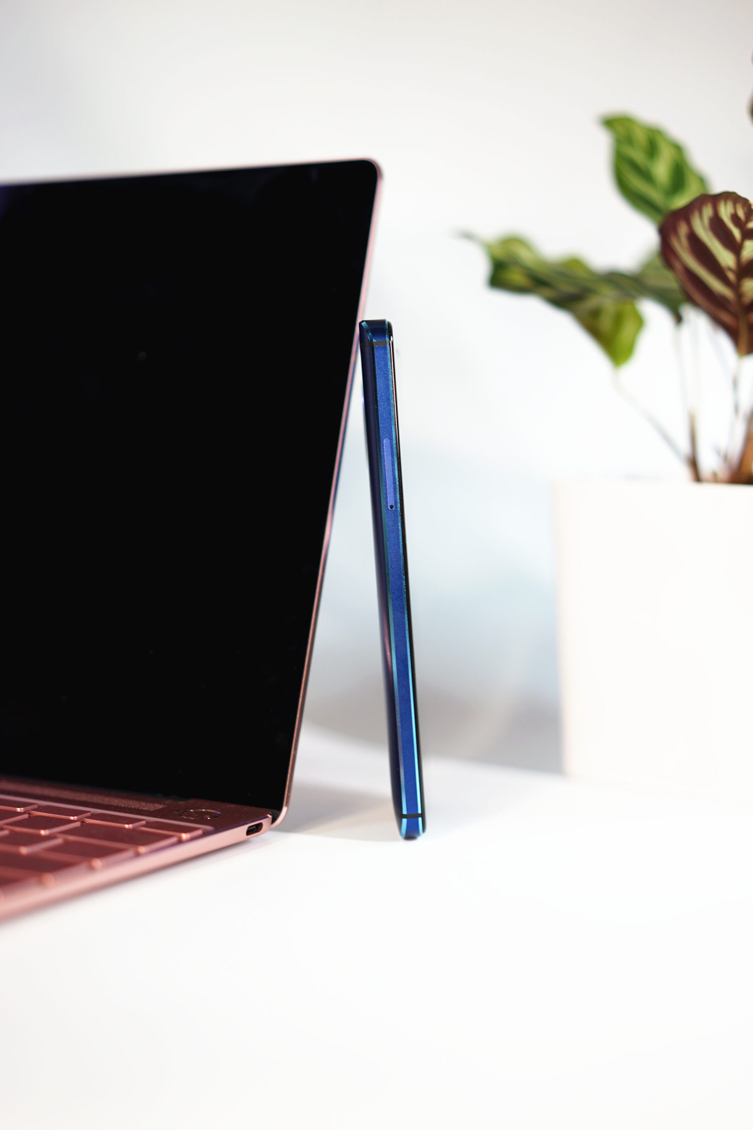 青橙vogav激光投影手机多少钱,青橙voga激光投影手机换电池