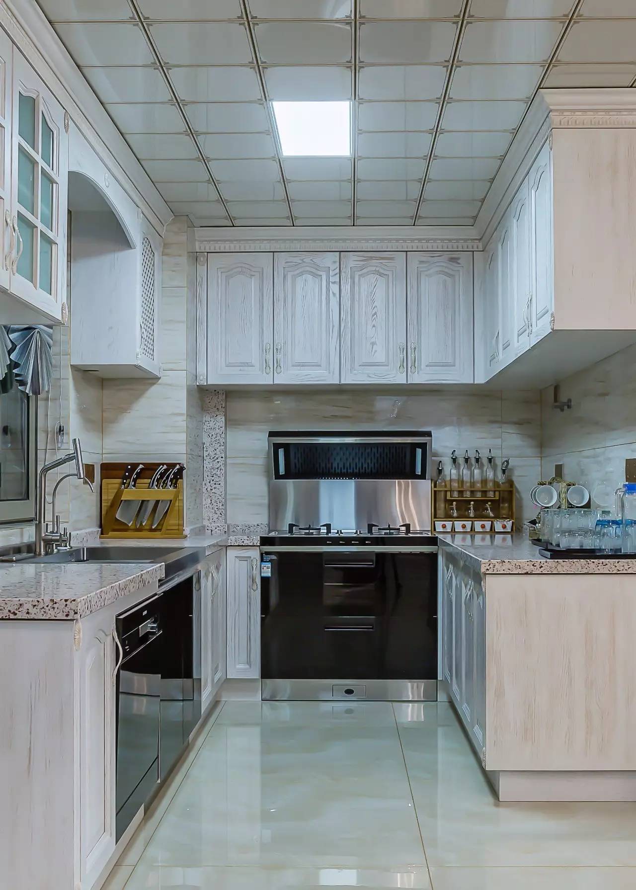 现在流行什么款式油烟机,柜罩型油烟机有几种款式