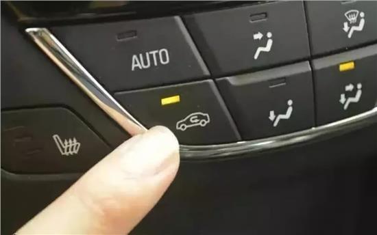 车里抽烟烟味多久能散,开车抽烟不掉烟灰