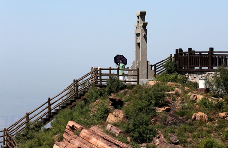 伊滨区万安山山顶公园,洛阳万安山山顶公园照片