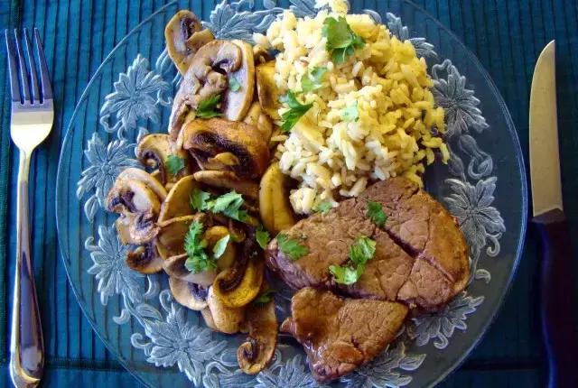 洪昭光谈养生之道,膳食结构一荤一素一菌菇健康搭配