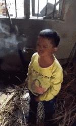 妈妈眼睛瞎了,妈妈问儿子如果眼睛瞎了你怎么办