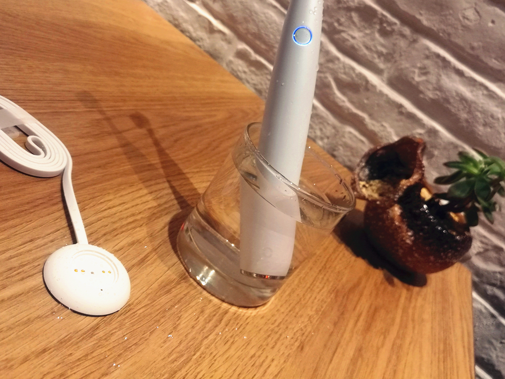 ocleanz1智能电动牙刷,电动牙刷ocleanone和ocleanx