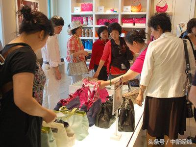 在境外刷卡划算还是现金划算,境外消费的几种刷卡渠道