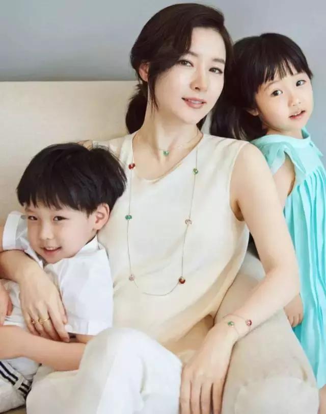 解锁逆龄冻龄美肌秘诀,四十岁以上的女性增肌冻龄抗衰老