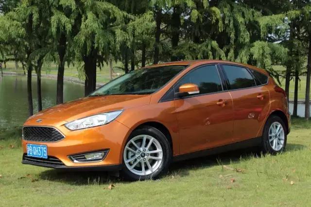 2015款福克斯1.0t三厢版,18年福克斯1.0t评测