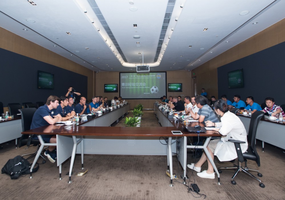 “苏宁杯”国际青少年足球邀请赛落幕安德莱赫特夺冠苏宁第7