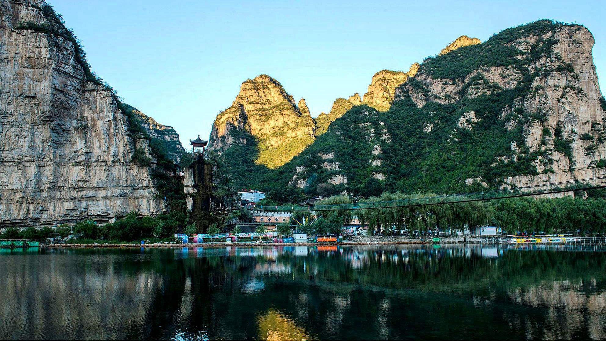 十渡蹦极和青龙峡蹦极哪个好,北京十渡游客蹦极落船