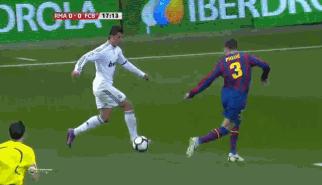 天下足球场上假摔搞笑合集,足球场上最搞笑的假摔