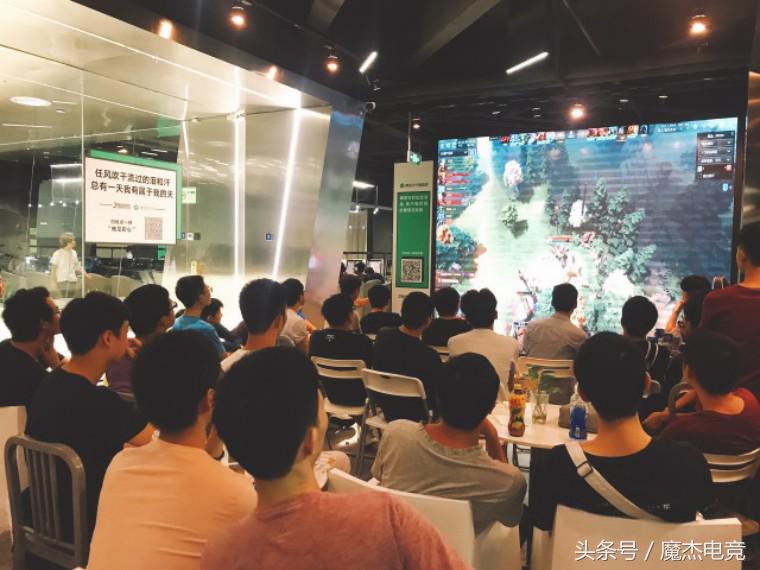 杰伦演唱会场内和看台的区别,杰伦电子竞技俱乐部