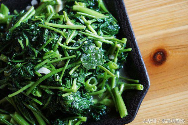 我们是谁？游客！我们做啥？木工！怎么做？打酱油！