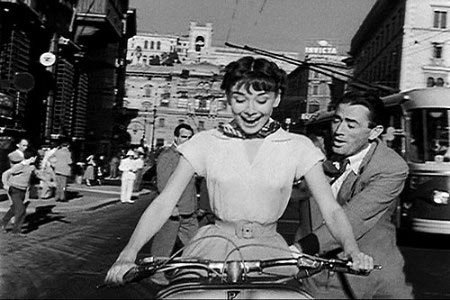 赫本和玛丽莲梦露谁更好看,凭啥让赫本和梦露都如此迷恋