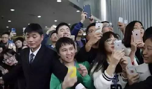 周杰伦加盟联盟嘉年华嘉宾,周杰伦跨界唯品会