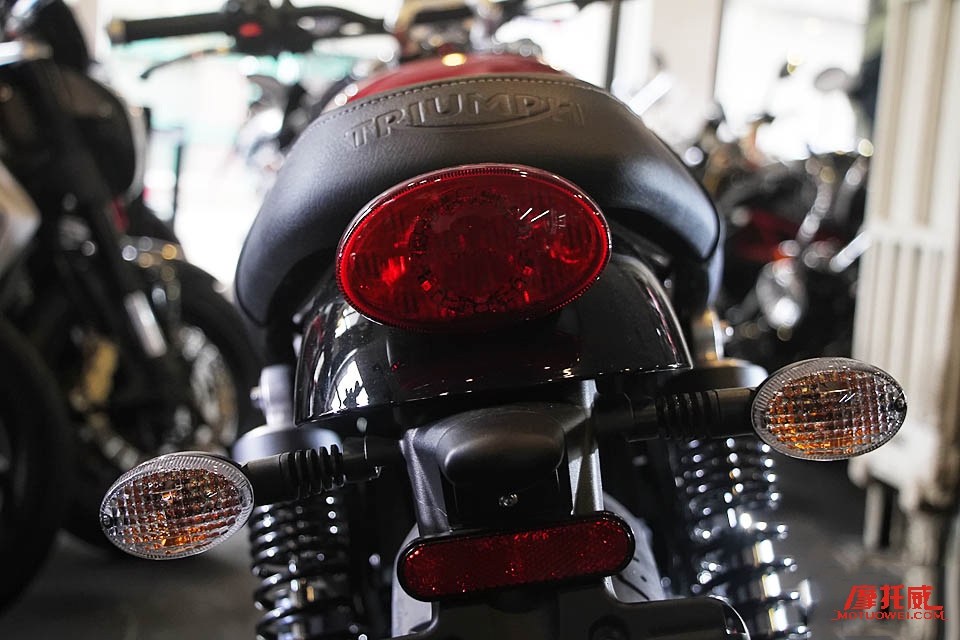 凯旋bonneville1200,凯旋bonneville红色