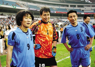 他是中国最懂球的人，人送张嘿嘿还是官二代，帮助国足进世界杯