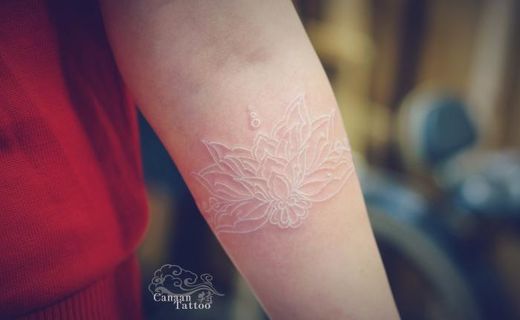 给自己纹身小技巧,素雅的隐形纹身图