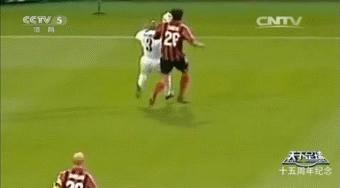 足坛十大惊世之举,天外飞仙吊射齐达内