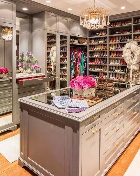 衣帽间设计鉴赏，这回该有你喜欢的吧