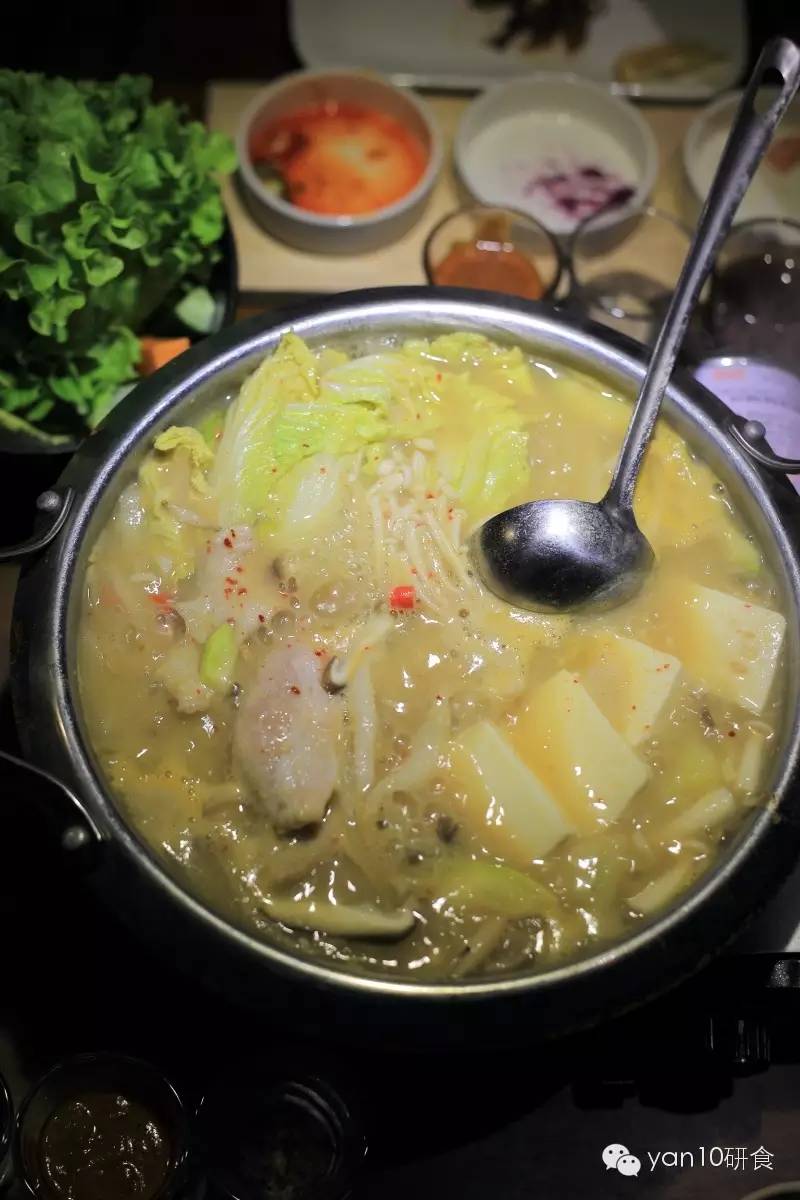 首尔必吃韩牛,逛吃中韩街火爆