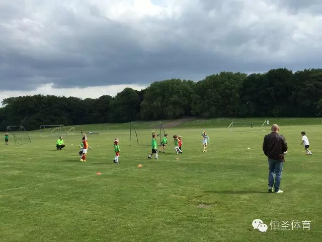 桌面足球教学视频教程,简单足球教学工具