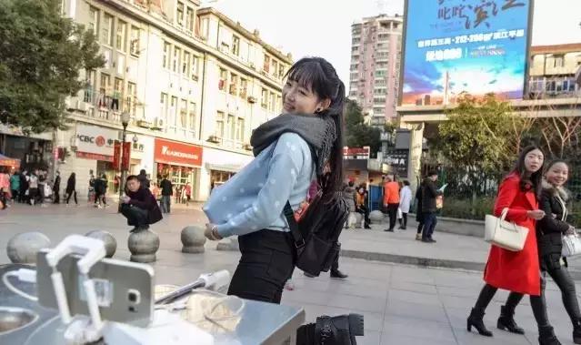 逆天了！武汉这家公司直播逛街也赚钱，两年身价达百亿