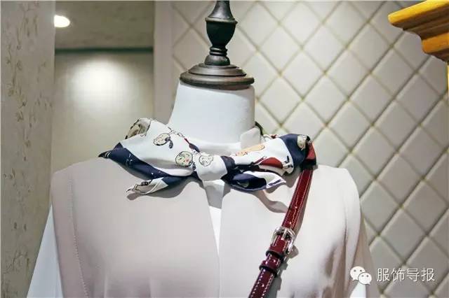 gucci2019新款裙 (gucci花西装harry styles)