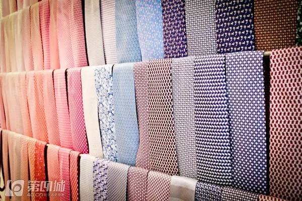 有折扣丨没买新包新鞋新衣服的，都奔这儿去了！