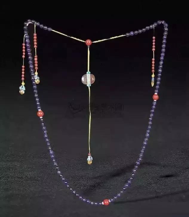 慈禧带什么珠子最值钱,慈禧的帝王绿佛珠