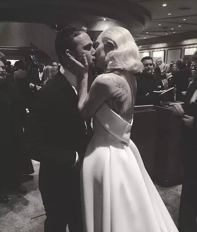 时装周saintlaurent专场秀,2020巴黎时装周saintlaurent