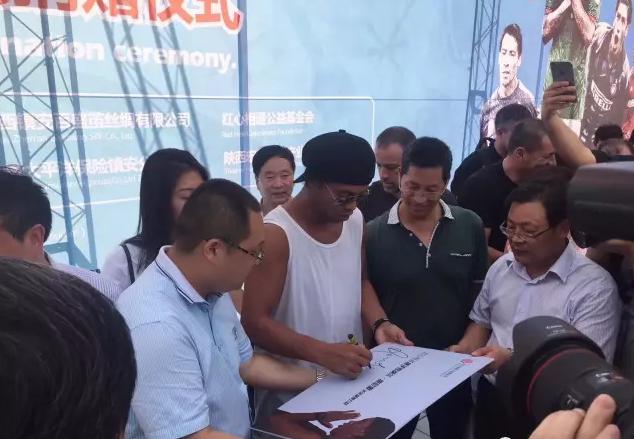 世界足球先生面对西班牙国门,足球世界足球先生