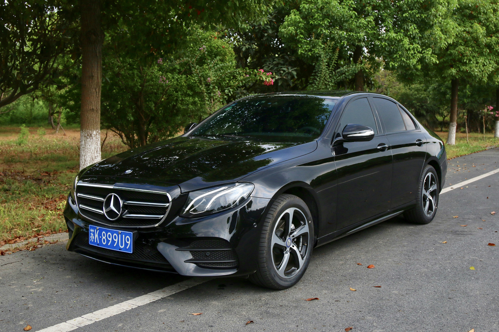 奔驰e级e200的争议点,奔驰e级2024款e200配置参数