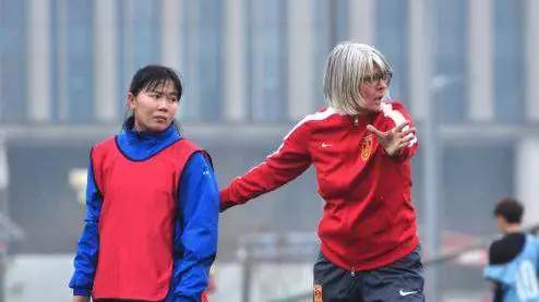 巾帼不让须眉为国出征,不让须眉尽显巾帼本色