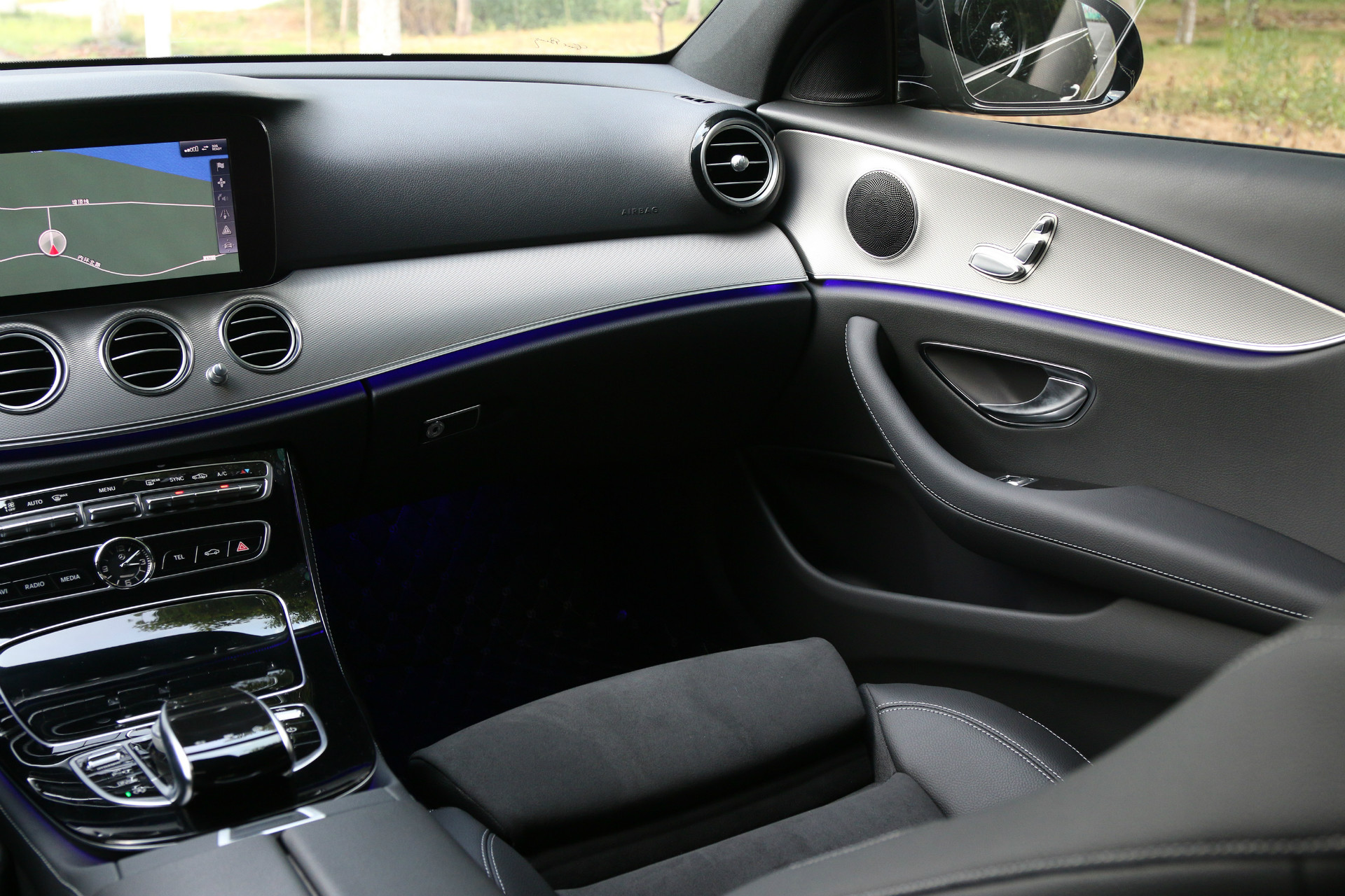 奔驰e级e200的争议点,奔驰e级2024款e200配置参数