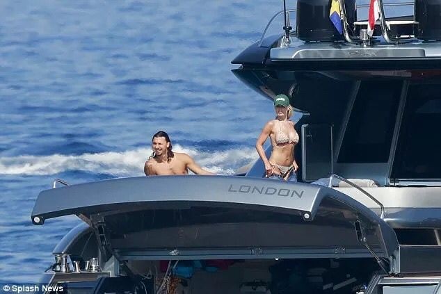 伊布球衣11-12赛季,阿迪达斯出售reebok