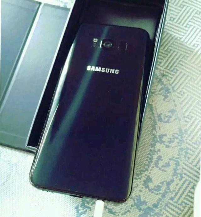 网友闲鱼1000捡漏入手的三星S8，刚上手乐开怀，用半天懵逼