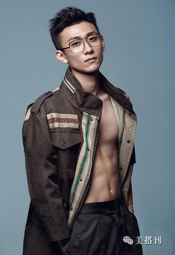 春风十里不如会穿搭，张一山从青涩到成熟的穿搭攻略