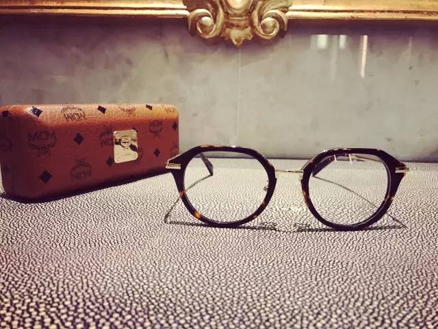 井柏然同款眼镜框,一日一物合集