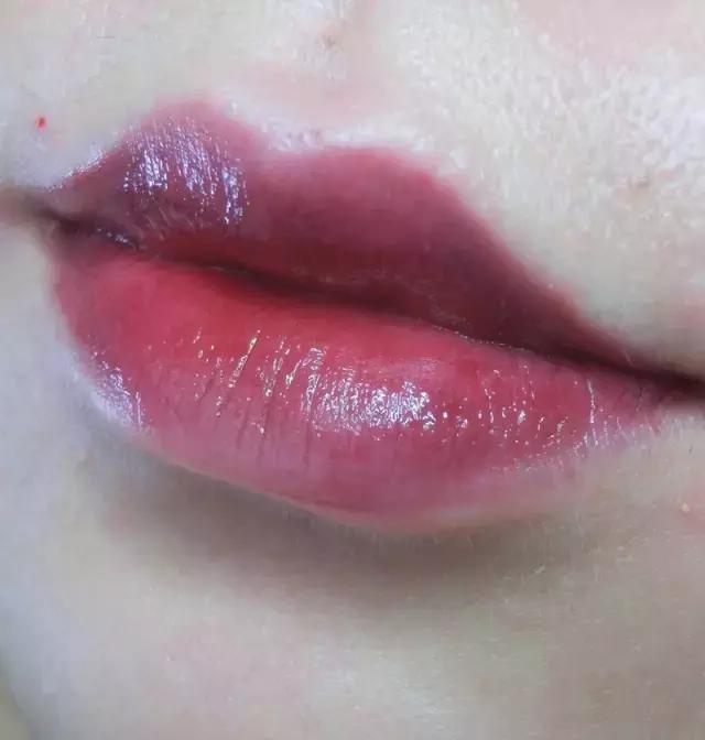 givenchy粉丝绒口红,givenchy限量粉羊皮变色唇膏