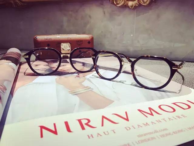 井柏然同款眼镜框,一日一物合集