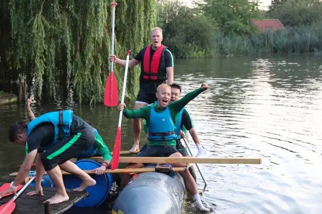 自制皮划艇比赛,野外徒步五公里拉练日记