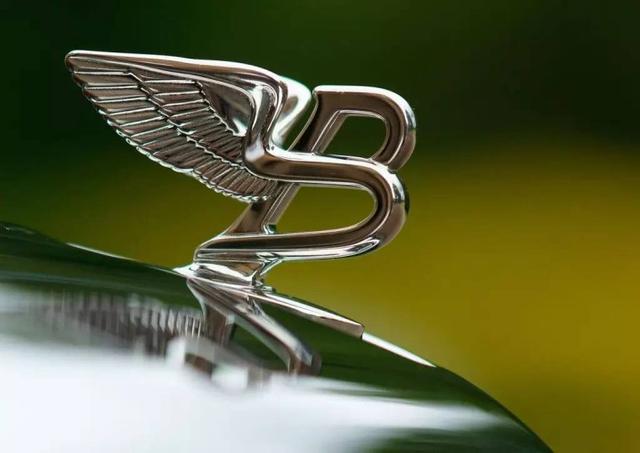 为什么劳斯莱斯的车标永远向上,为什么劳斯莱斯的车标不怕偷呢