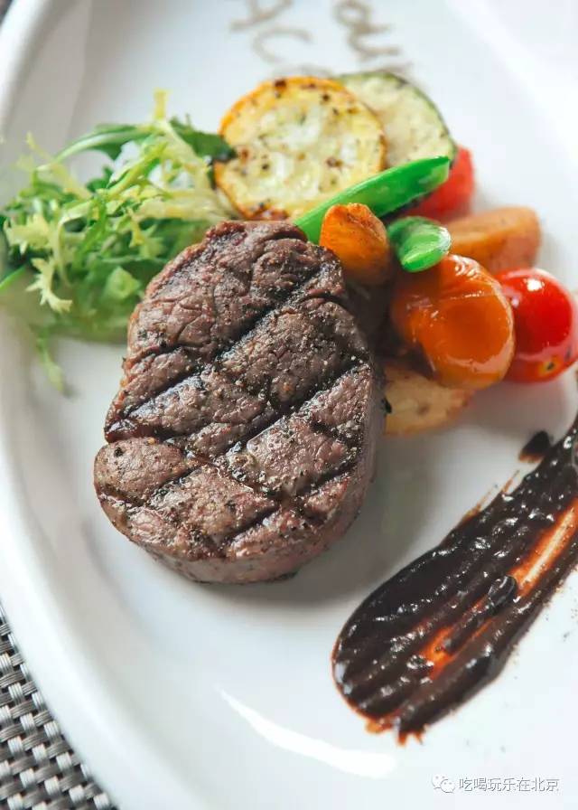 三里屯的这家店，让我甘心被“无人头”戏弄