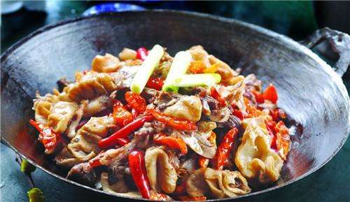 猪耳朵猪头肉猪脚怎么做好吃,煮猪头猪大肠最正宗的做法