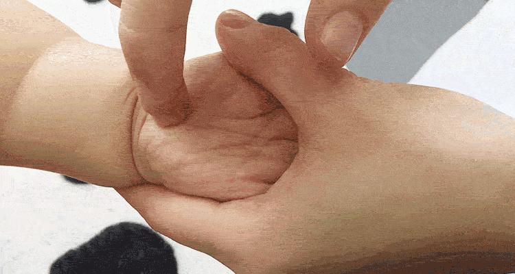 宝妈受惊吓,宝宝受惊按哪个穴位