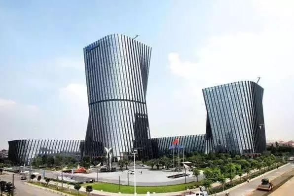 过去学它转型，现在学它变身，美的如何知行合一做到“科技驱动”