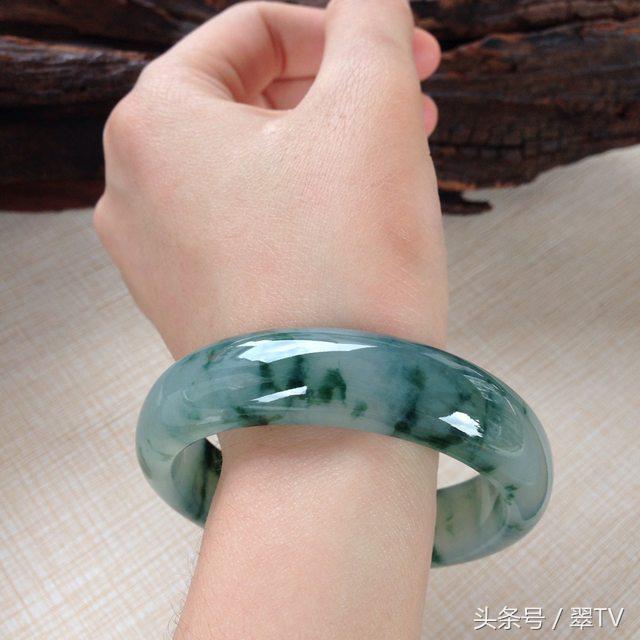 这9种长得很像翡翠的石头，价格很便宜，买错你就吃大亏