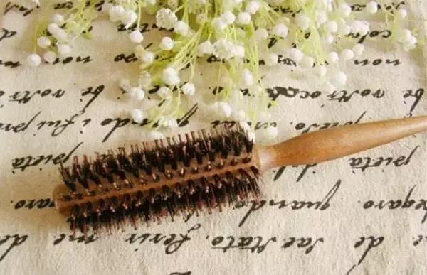 什么梳子对头发最健康,选梳子什么材质的好