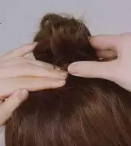 约会编发简单发型扎法步骤图解,简单易学的一款编发教程