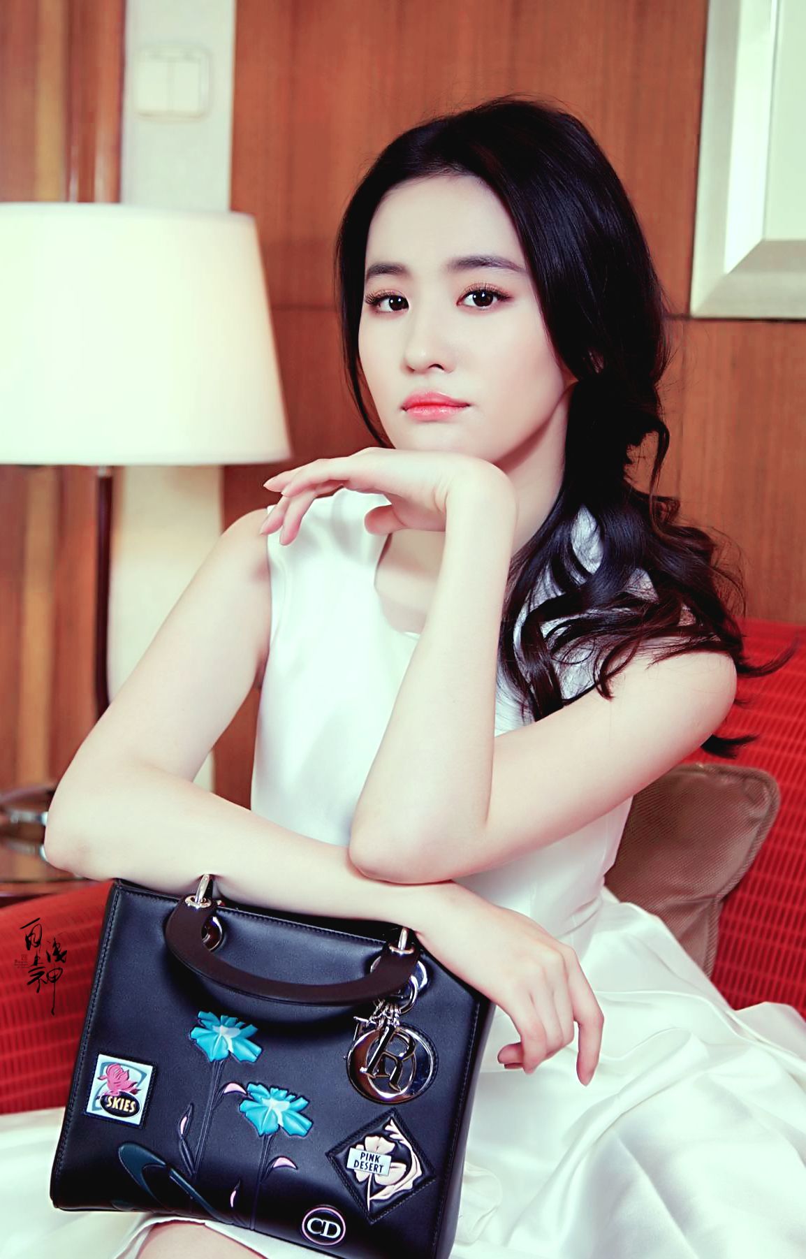 历经酷暑“白富美”是如何炼成的?——美白乳霜大比拼